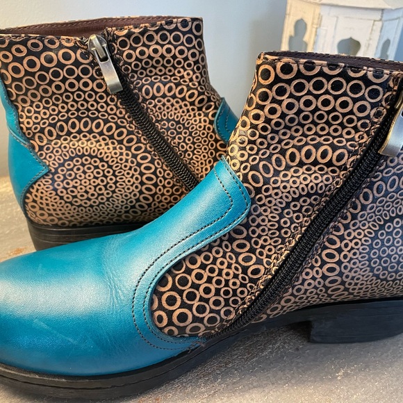 Women’s Socofy Booties - Picture 10 of 11